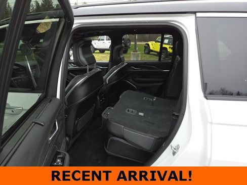 Used 2023 Jeep Grand Cherokee Overland w/ Luxury Tech Group IV image 49
