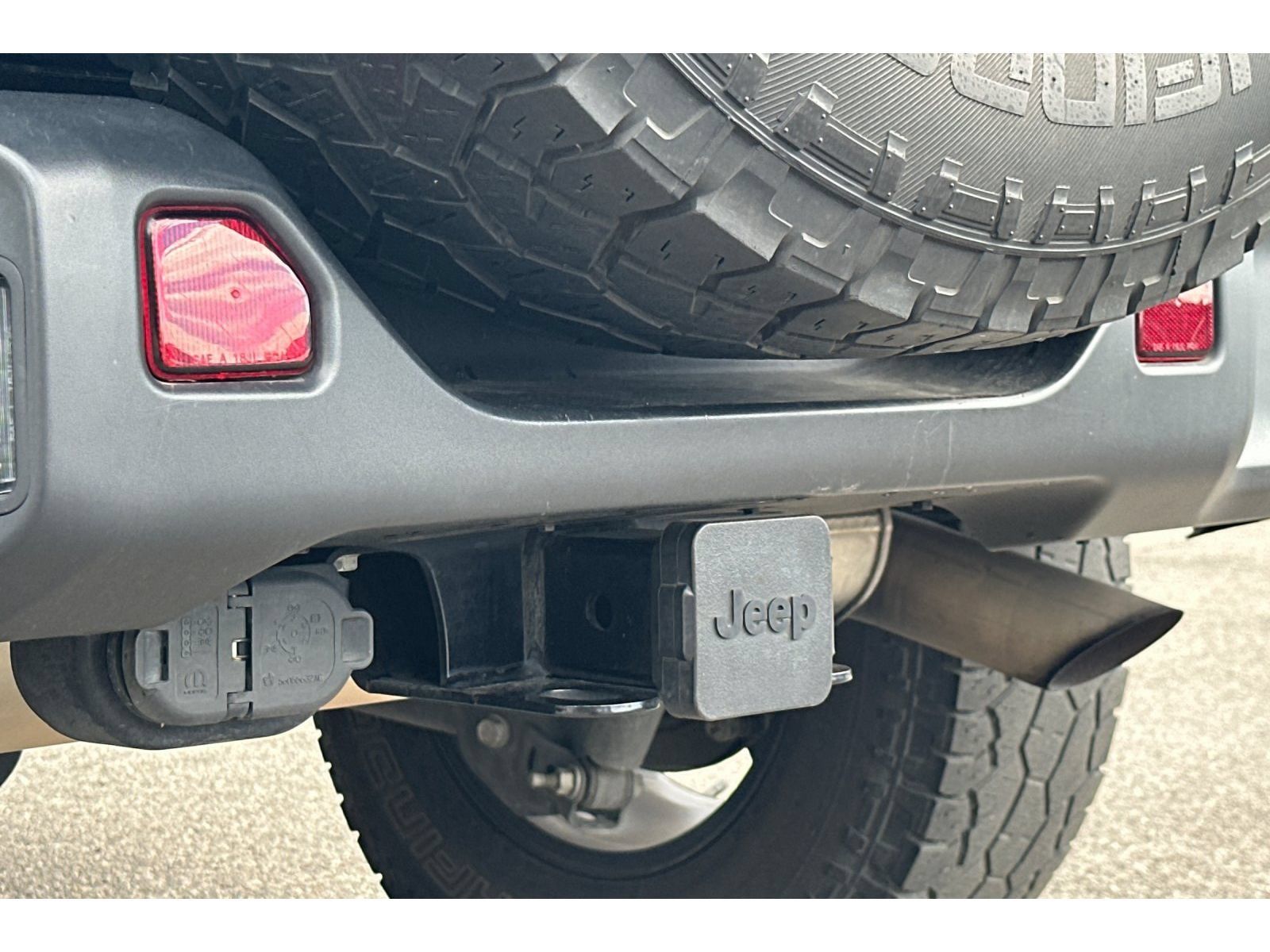 Used 2018 Jeep Wrangler Unlimited Sahara AWD/4WD image 20