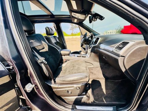 Used 2014 Jeep Grand Cherokee SRT image 26