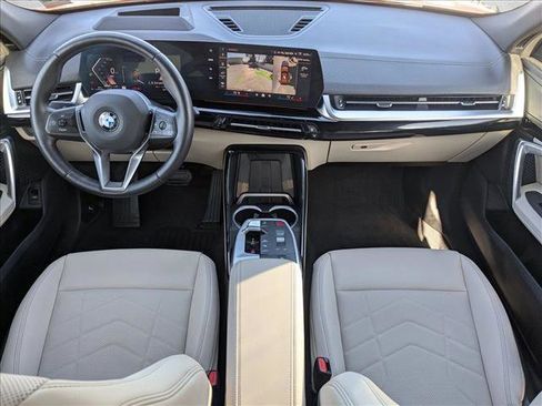 Used 2025 BMW X2 xDrive28i w/ Technology Package image 17