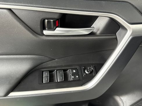 Used 2025 Toyota RAV4 XLE FWD image 11