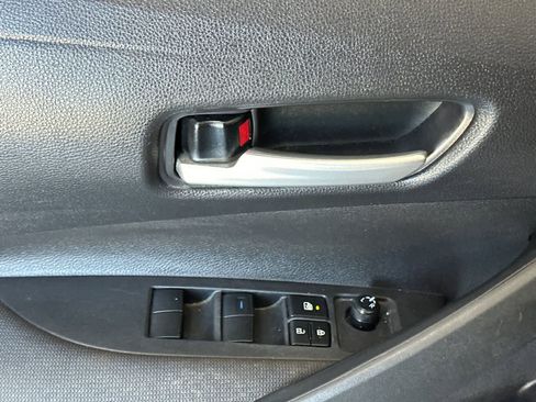 Used 2020 Toyota Corolla LE FWD image 15
