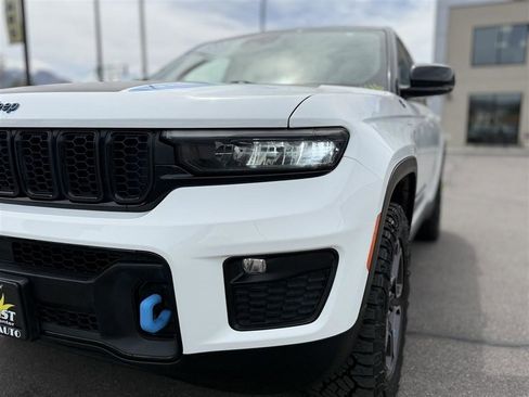 Used 2022 Jeep Grand Cherokee Trailhawk w/ Luxury Tech Group III AWD/4WD image 13