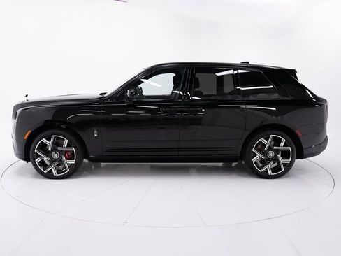 New 2026 Rolls-Royce Cullinan Black Badge image 2