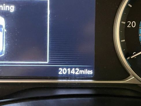Used 2022 Nissan Leaf S image 26