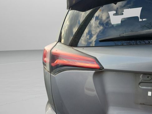 Used 2017 Toyota RAV4 LE image 21