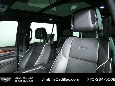 Used 2024 Cadillac Escalade Premium Luxury w/ Performance Package image 5