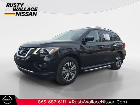 Used 2020 Nissan Pathfinder S image 1