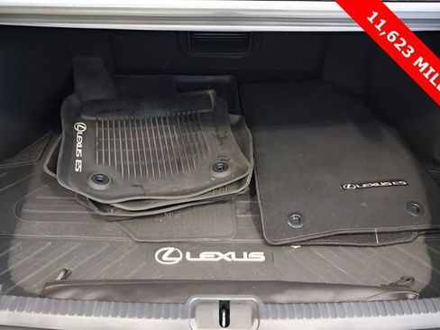 Used 2025 Lexus ES 300h w/ Premium Package image 12