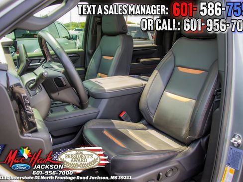 Used 2025 GMC Sierra 2500 AT4 w/ AT4 Premium Plus Package AWD/4WD image 9