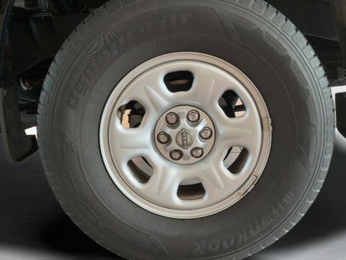 Used 2022 Nissan Frontier S w/ Technology Package AWD/4WD image 43
