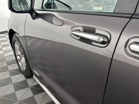 Used 2021 Toyota Sienna XLE image 29