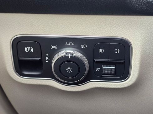 New 2026 Mercedes-Benz GLB 250 4MATIC image 38