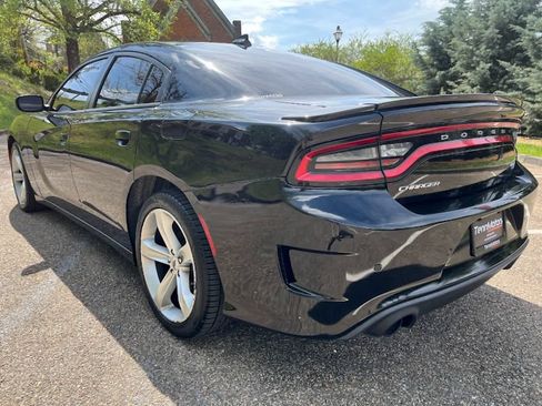 Used 2017 Dodge Charger R/T RWD image 34