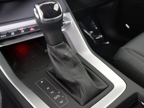 Certified 2025 Audi Q3 2.0T Premium Plus w/ Premium Plus Package image 4