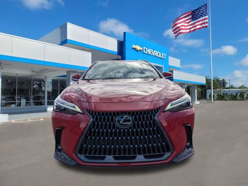 Used 2024 Lexus NX 250 FWD image 2