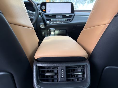 Certified 2024 Lexus ES 300h Ultra Luxury w/ Accessory Package (Z2) FWD image 34
