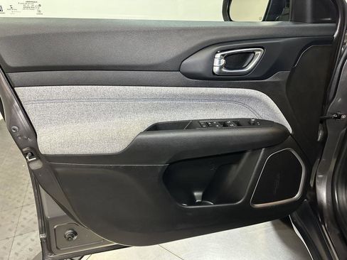 Used 2022 Jeep Compass Latitude image 20