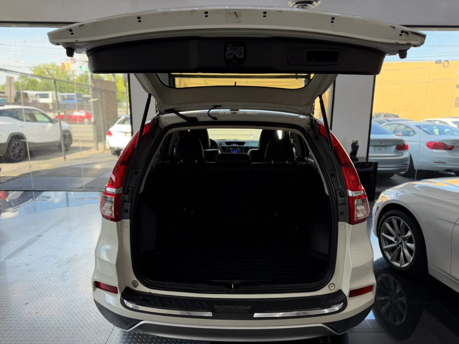 Used 2016 Honda CR-V EX-L image 4