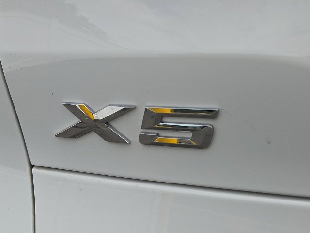 Used 2023 BMW X5 xDrive40i w/ Premium Package AWD/4WD image 32
