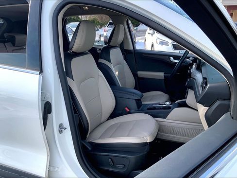 Used 2020 Ford Escape Titanium image 7