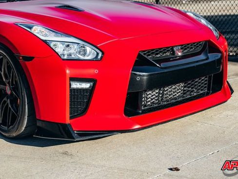 Used 2020 Nissan GT-R Premium w/ Premium Interior Package image 69