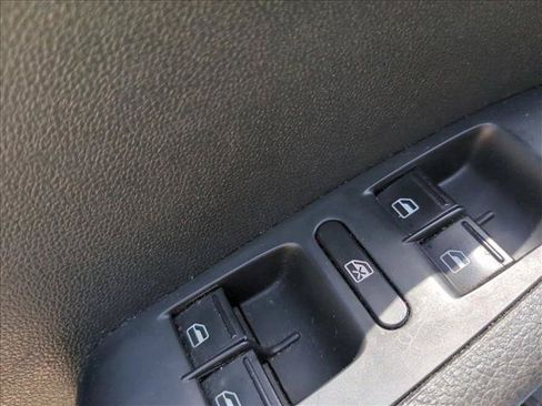 Used 2018 Volkswagen Jetta SE FWD image 10
