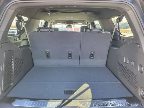 New 2025 Chevrolet Suburban Premier image 18