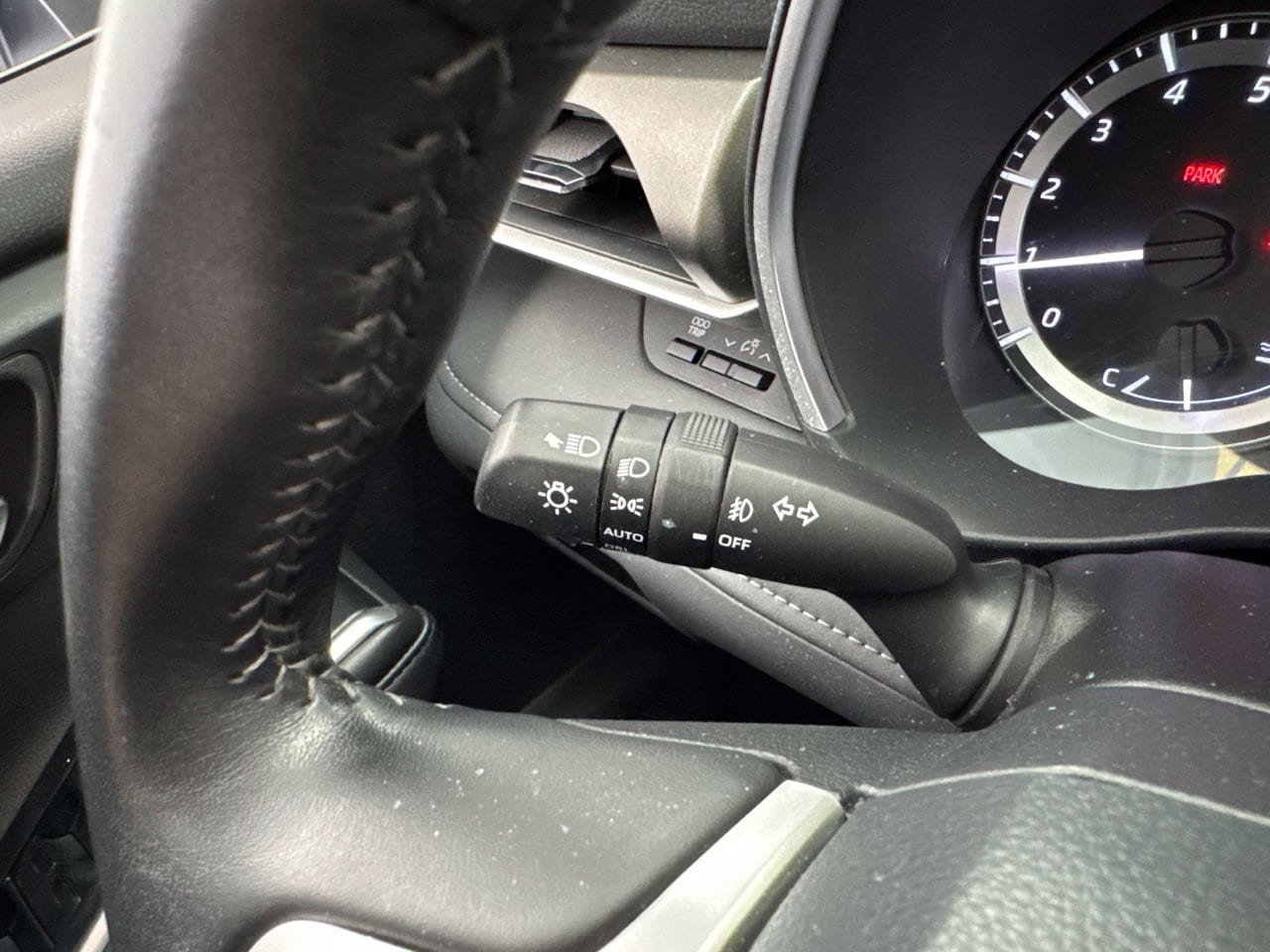 Used 2025 Toyota Highlander XLE AWD/4WD image 24