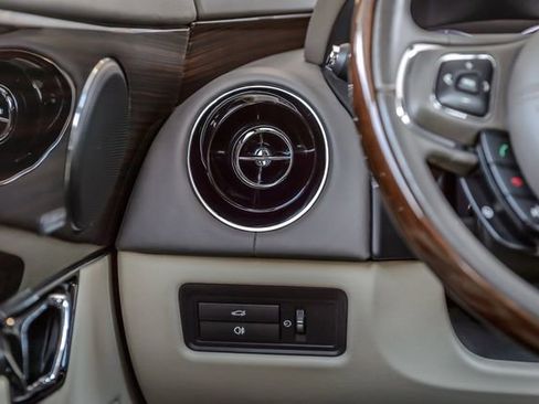 Used 2015 Jaguar XJ L Portfolio image 30