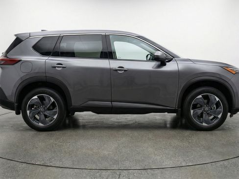 Used 2025 Nissan Rogue SV image 11