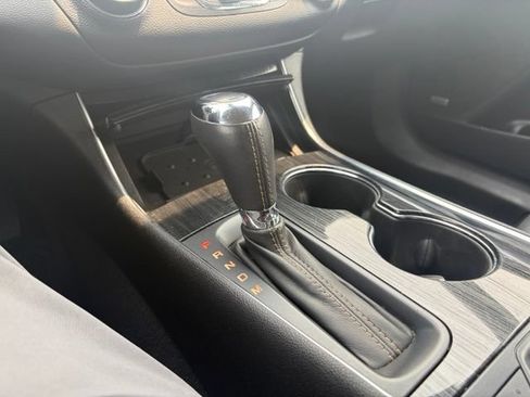 Used 2018 Chevrolet Impala Premier FWD image 12