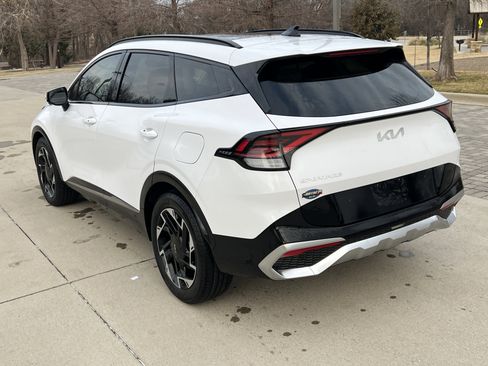 Used 2024 Kia Sportage SX image 8
