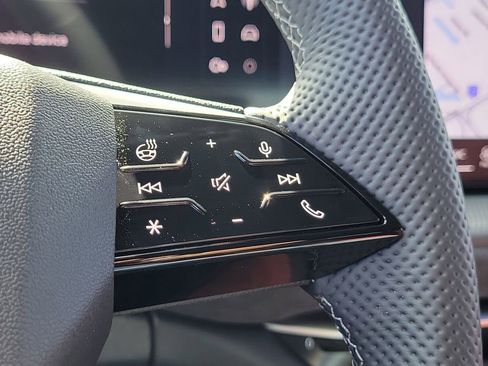 New 2025 Audi SQ5 Prestige image 9