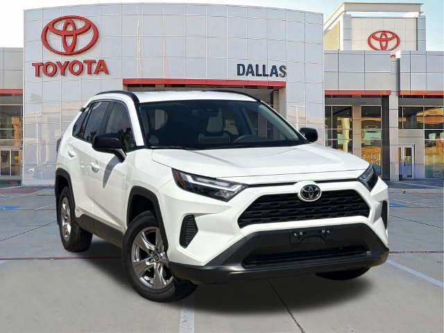 Used 2025 Toyota RAV4 LE AWD/4WD image 1