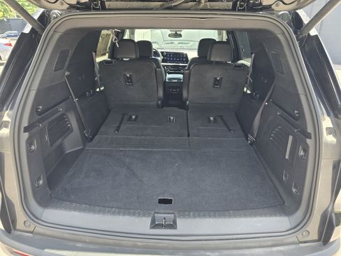 Used 2025 Chevrolet Traverse LT AWD/4WD image 26