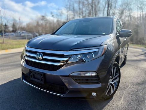 Used 2018 Honda Pilot Touring image 15
