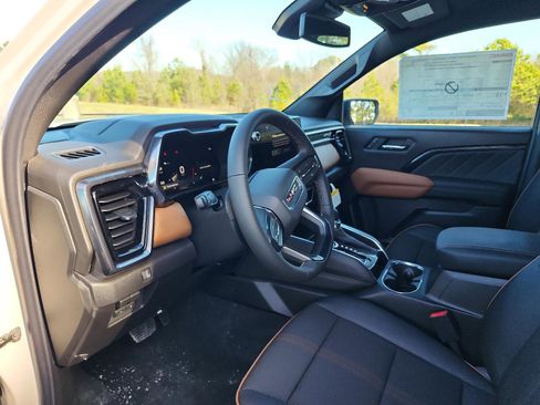 New 2026 GMC Canyon AT4 image 8