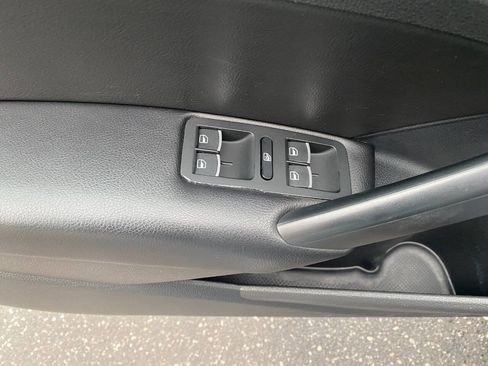 Used 2012 Volkswagen Passat TDI SE image 12