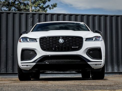 Used 2025 Jaguar F-PACE R-Dynamic S image 5