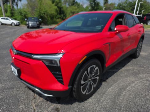 Used 2024 Chevrolet Blazer EV LT AWD/4WD image 8