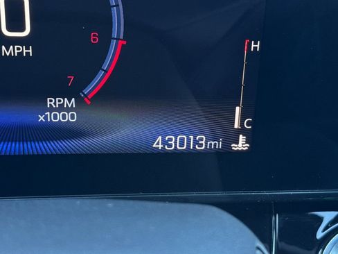 Certified 2024 Chevrolet Trax RS image 30