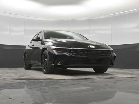 New 2026 Hyundai Elantra SEL Sport Premium FWD image 31