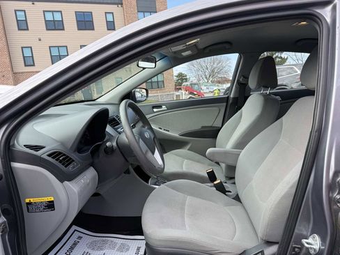 Used 2014 Hyundai Accent GLS image 9
