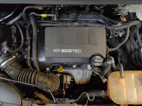 Used 2020 Chevrolet Trax LT FWD image 30