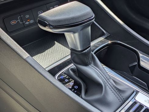 Used 2025 Hyundai Santa Cruz SEL FWD image 17