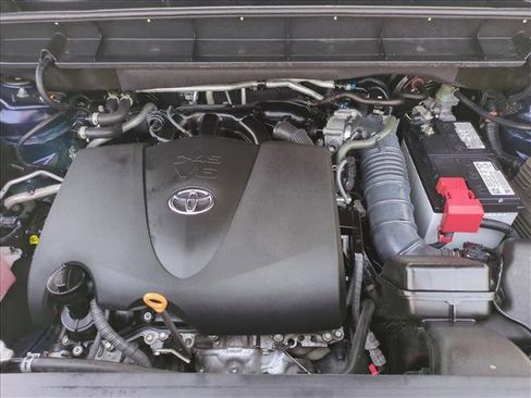 Used 2022 Toyota Highlander XLE FWD image 24
