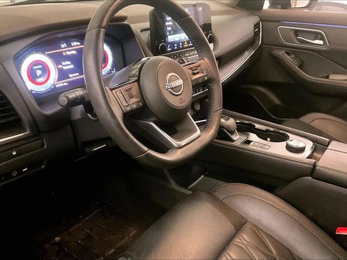 Used 2023 Nissan Rogue Platinum image 12