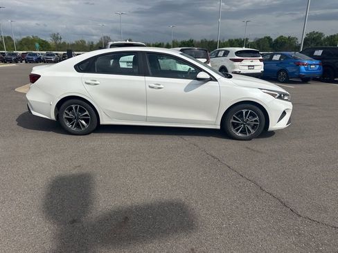 Used 2024 Kia Forte LXS image 5