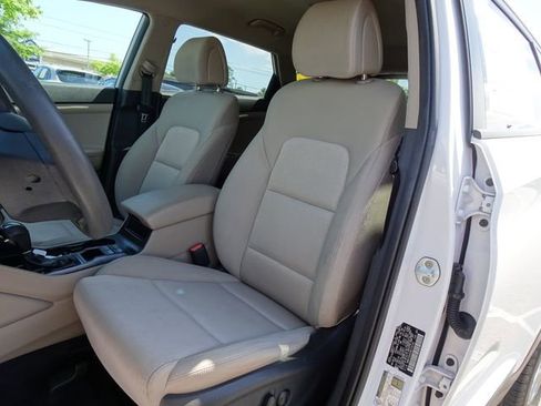 Used 2016 Hyundai Tucson SE w/ Option Group 02 FWD image 11